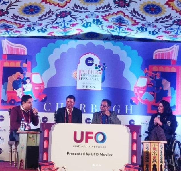 2020 में जयपुर लिटरेचर फेस्टिवल में दीपा मलिक का इंटरव्यू लेते बोरिया मजूमदार