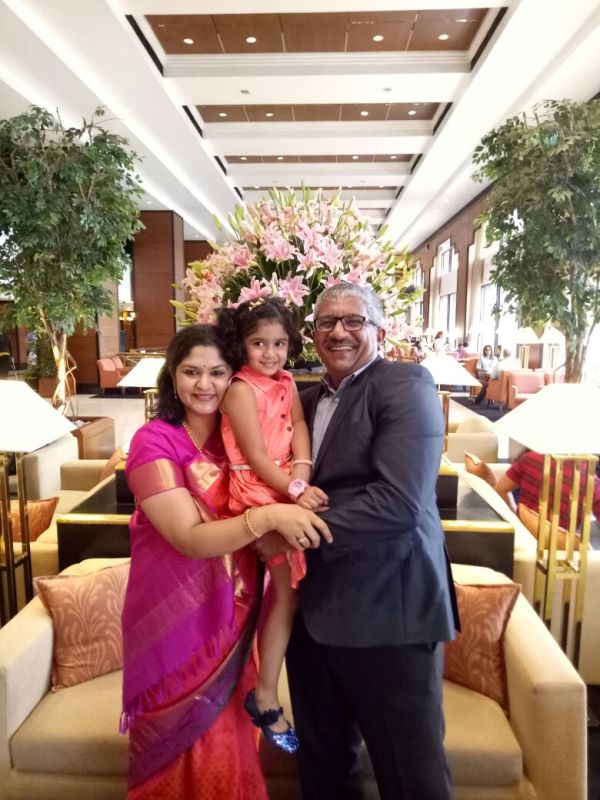 1652224171 824 Aditya Choudhary worlds youngest Ironman उम्र हाइट परिवार Biography आदित्य के माता-पिता और उसकी बहन।