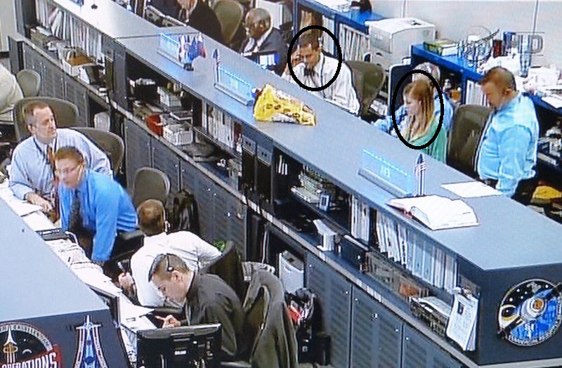 स्पेसएक्स मिशन पर एक साथ काम करते हुए अन्ना और अनिल