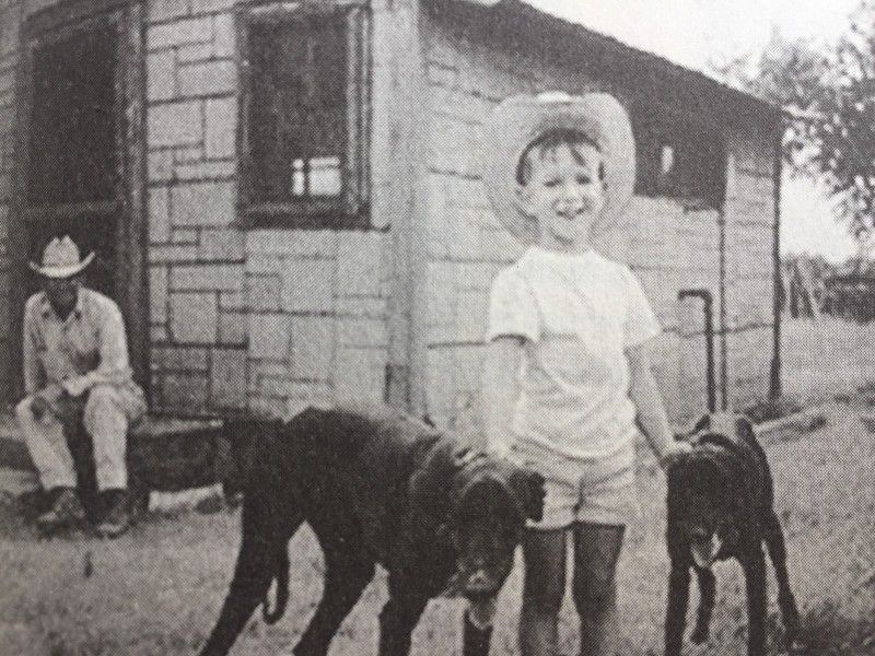 जेफ बेजोस 1969 में टेक्सास में अपने दादा के साथ
