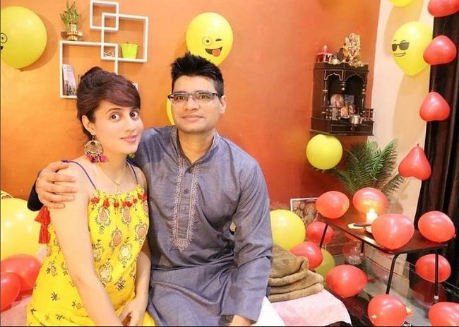 जयंती खत्री लांबा ने पति के साथ मनाई शादी की सालगिरह
