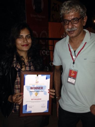 सर्वश्रेष्ठ लघु फिल्म के लिए अपने पुरस्कार के साथ रूपा रायप्पा