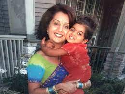 मंजीत पंघाली अपनी तीन साल की बेटी माया के साथ