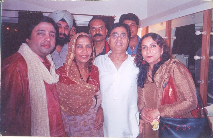 गायक जगजीत सिंह के साथ रेशमा
