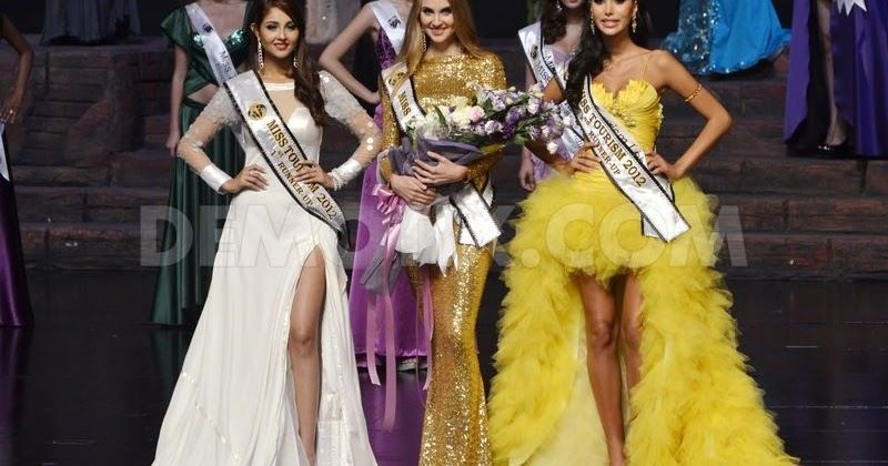 पूर्वा राणा (बाएं) मिस टूरिज्म 2012 के लिए प्रथम रनर-अप बनीं