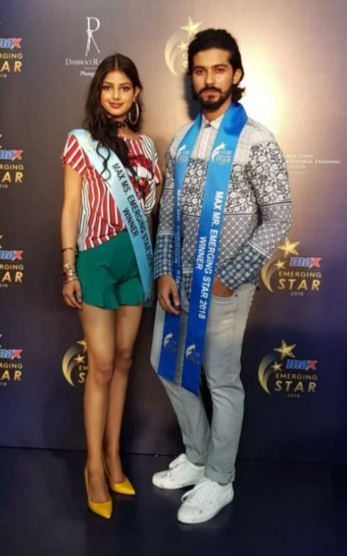 हरनाज़ संधू 2018 मैक्स इमर्जिंग स्टार विजेता के साथ