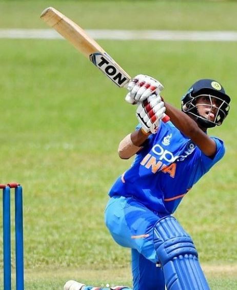 तिलक वर्मा भारतीय अंडर-19 क्रिकेट टीम के लिए खेल रहे हैं