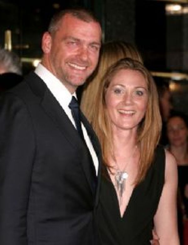 1652258043 244 Ray Stevenson हाइट उम्र गर्लफ्रेंड पत्नी बच्चे परिवार Biography रे स्टीवेन्सन अपनी पूर्व पत्नी रूथ जेममेल के साथ