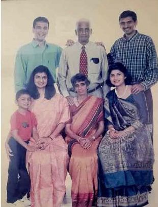 माता-पिता और परिवार के साथ राज सुब्रमण्यम