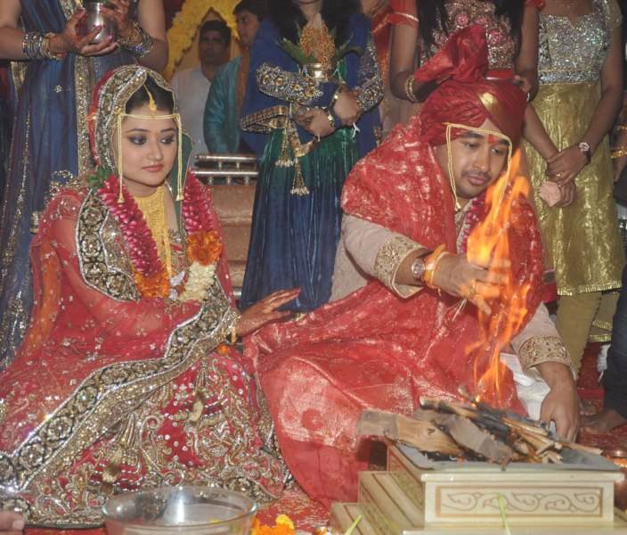 नितेश नारायण राणे की शादी की तस्वीर
