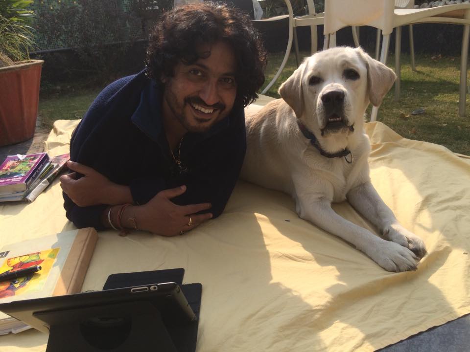 विनोद कापड़ी अपने पालतू जानवर के साथ 