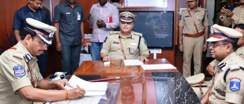 वीसी सज्जनर ने साइबराबाद पुलिस आयुक्त का पदभार संभाला