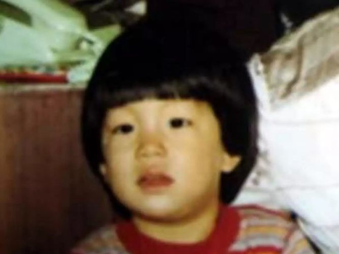 गोंग यू की बचपन की एक तस्वीर