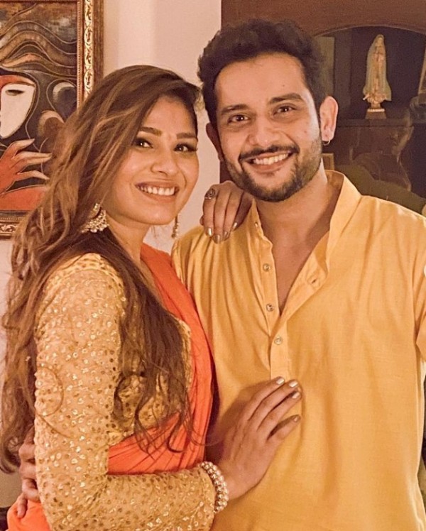 1652290010 638 Kanan Sharma हाइट उम्र बॉयफ्रेंड परिवार Biography Hindi अभिषेक शर्मा के साथ कानन शर्मा