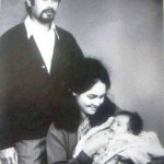 अपने माता-पिता के साथ अर्जुन रामपाल की बचपन की तस्वीर