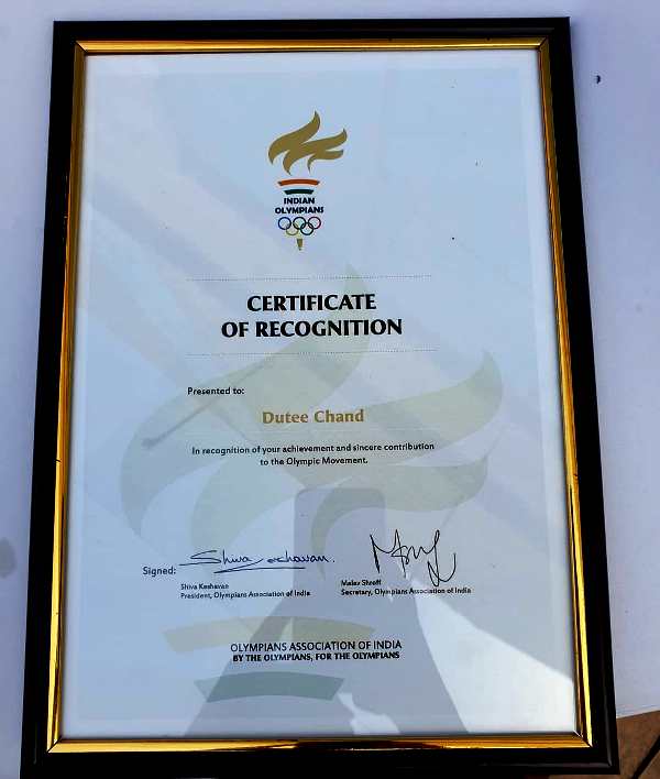 भारत के ओलंपिक एथलीट संघ द्वारा दुती चंद को प्रशंसा प्रमाण पत्र