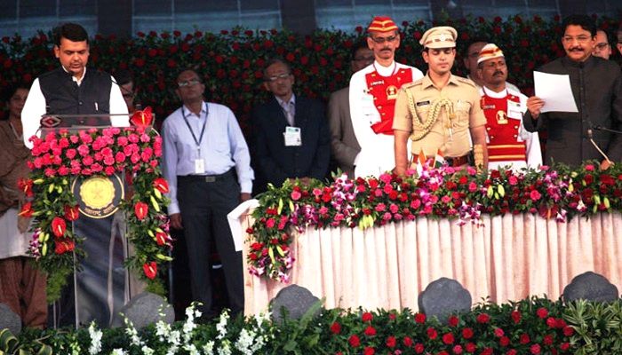 देवेंद्र फडणवीस ने ली महाराष्ट्र के सीएम पद की शपथ