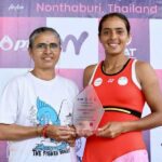 थाईलैंड में आईटीएफ महिला स्पर्धा में एकल और युगल दोनों में खिताब जीतने के बाद अंकिता रैना (दाएं) अपनी मां ललिता रैना के साथ।