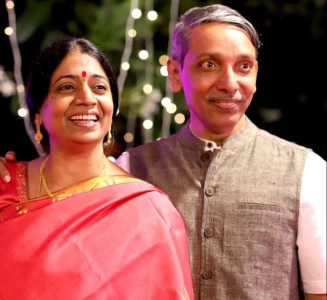 ममीडाला जगदीश कुमार अपनी पत्नी के साथ