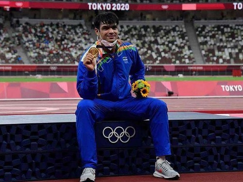 नीरज चोपड़ा 2020 टोक्यो ओलंपिक में स्वर्ण पदक जीतने पर