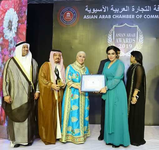 एम्बर जैदी को एशियाई अरब पुरस्कार से सम्मानित किया जा रहा है