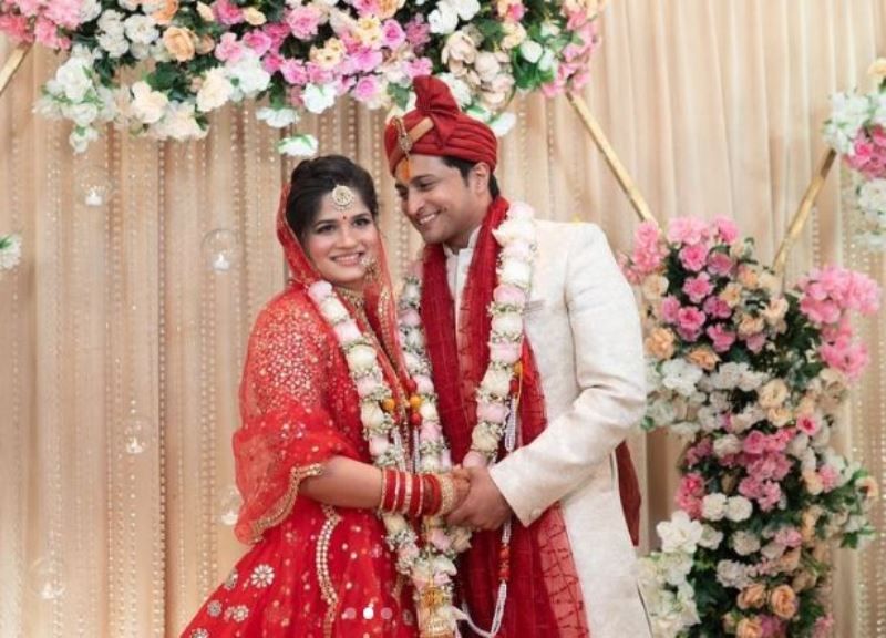 महिमा मिश्रा और यश पंडित की शादी की तस्वीर