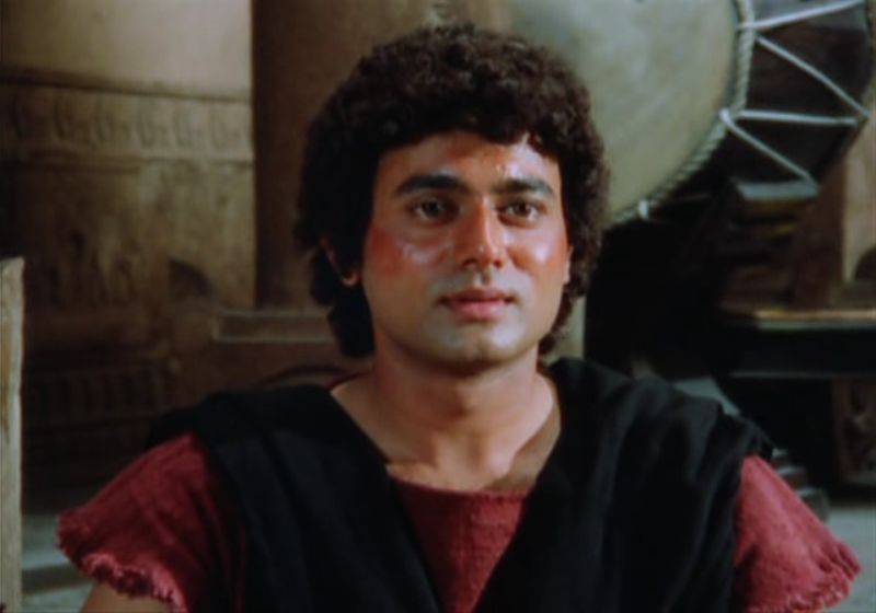 त्रिशगनी (1988) के एक दृश्य में नीतीश भारद्वाज