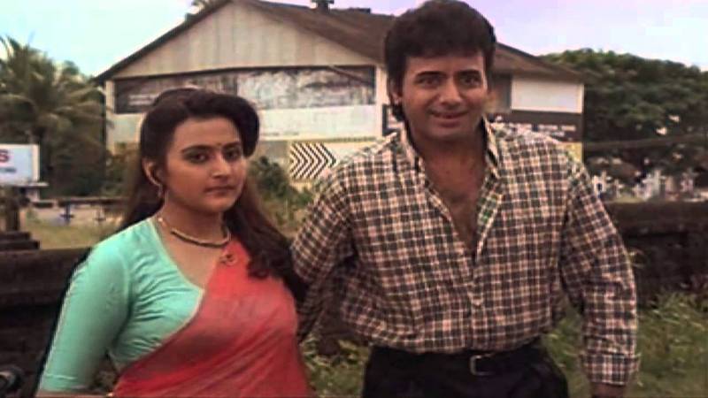 मलयालम फिल्म नजन गंधर्वन (1991) के एक दृश्य में नीतीश भारद्वाज