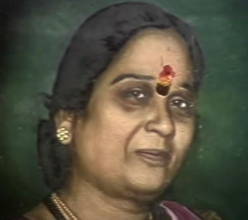 लक्ष्मीकांत बेर्डे की मां