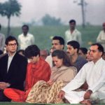 राहुल गांधी (बाएं) अपनी बहन और माता-पिता के साथ