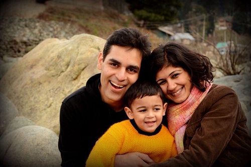 अंकुर वारिकू अपनी पत्नी और बेटे के साथ
