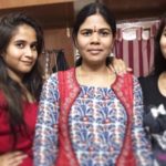 दीप्ति सुनैना अपनी मां और बहन के साथ
