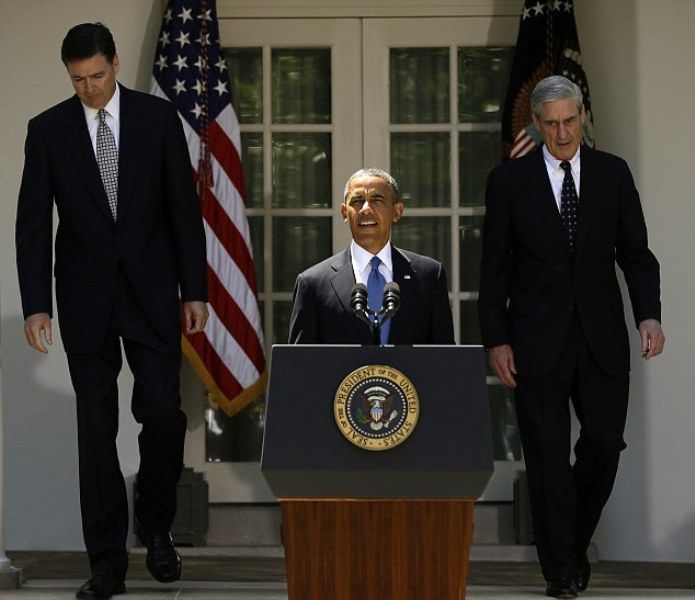 रॉबर्ट मुलर और जेम्स कॉमी बराक ओबामा के साथ प्रेस कॉन्फ्रेंस में शामिल हुए