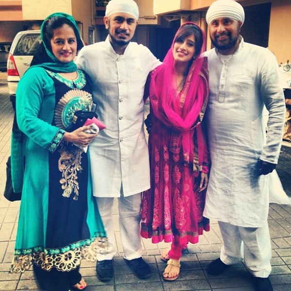 अकासा सिंह अपने परिवार के साथ
