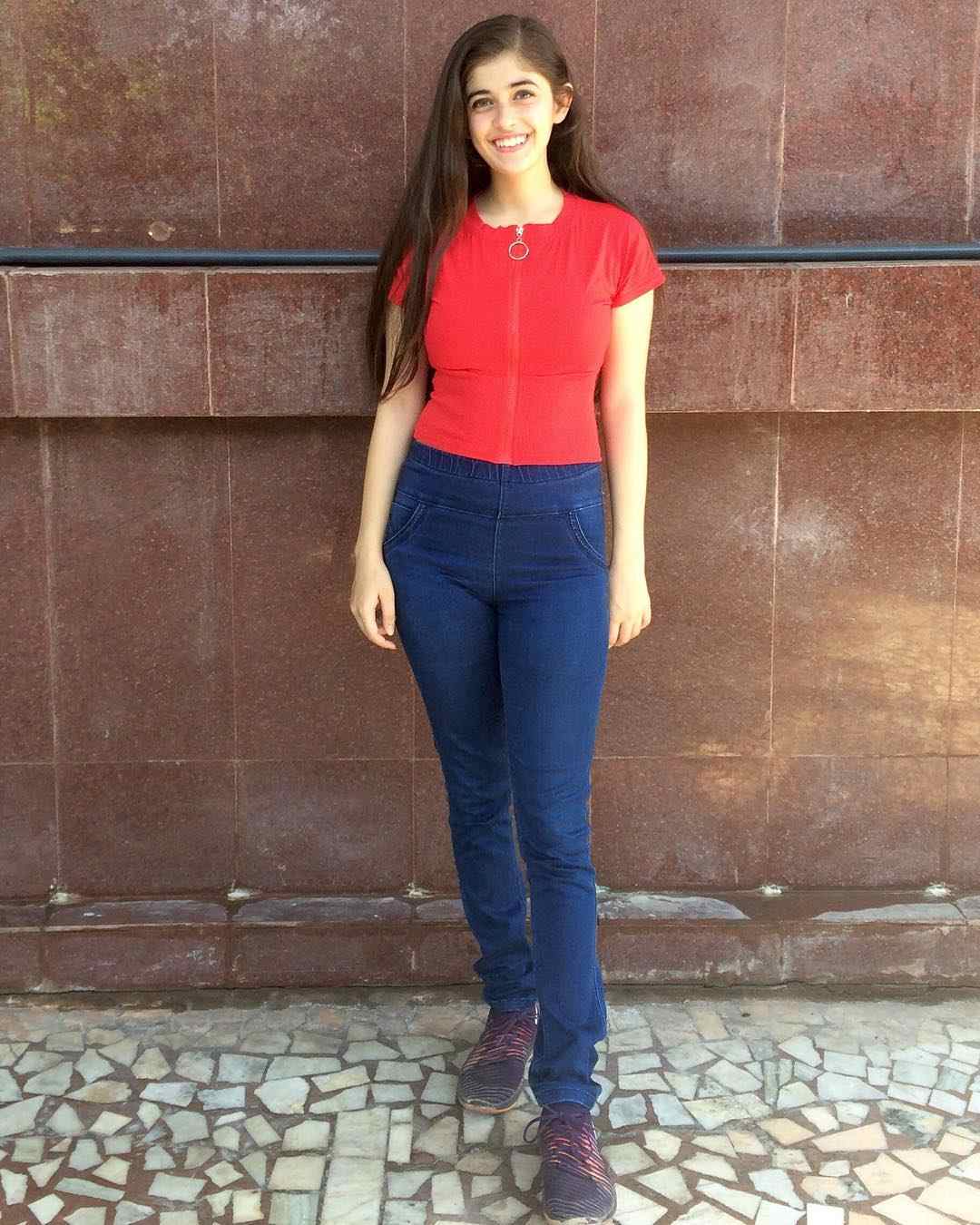 1652391658 941 Urvi Singh उम्र बॉयफ्रेंड परिवार Biography Hindi उर्वी सिंह