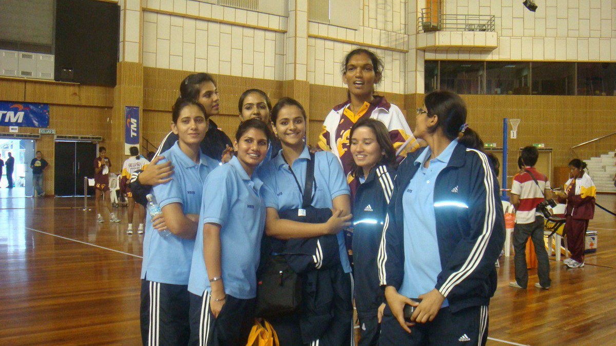 प्राची तेहलान महिला नेटबॉल टीम के साथ