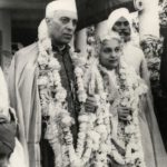 जवाहरलाल नेहरू अपनी बहन विजया लक्ष्मी पंडित के साथ