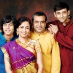 आदित्य रावल अपने माता-पिता और भाई के साथ