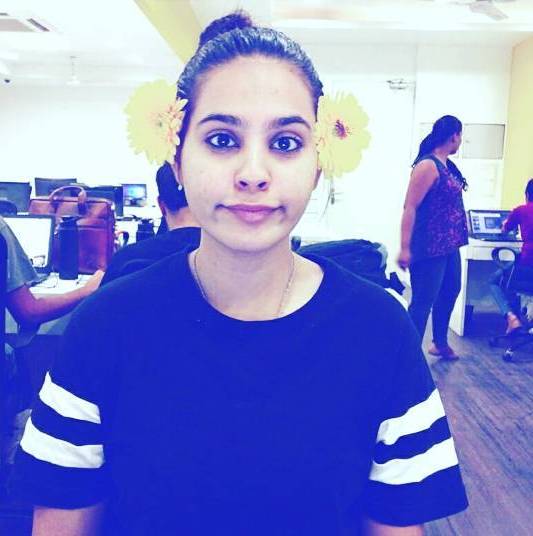 अनुषा मिश्रा अपने कार्यस्थल पर