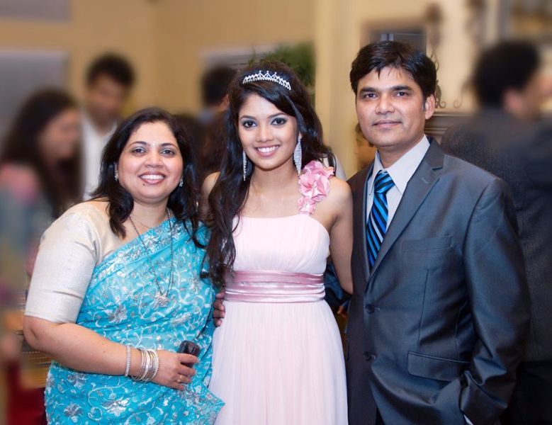 तन्वी शिंदे अपने माता-पिता के साथ