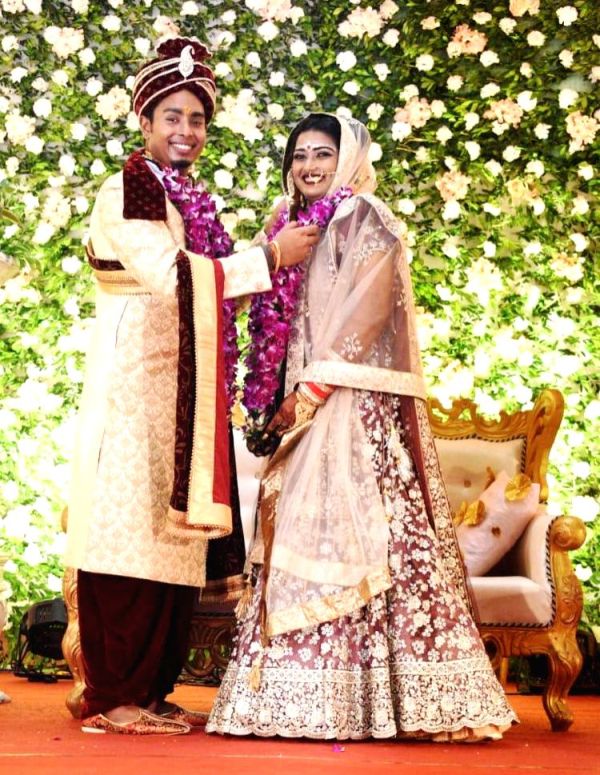 1652457499 803 Deepika Kumari हाइट उम्र पति परिवार Biography Hindi दीपिका कुमारी और अतनु दास की शादी की फोटो