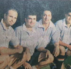 1999 की भारतीय रग्बी यूनियन टीम के साथ राहुल बोस