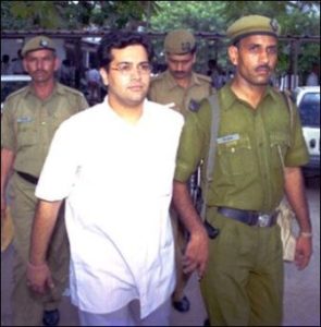 पुलिस हिरासत में मनु शर्मा