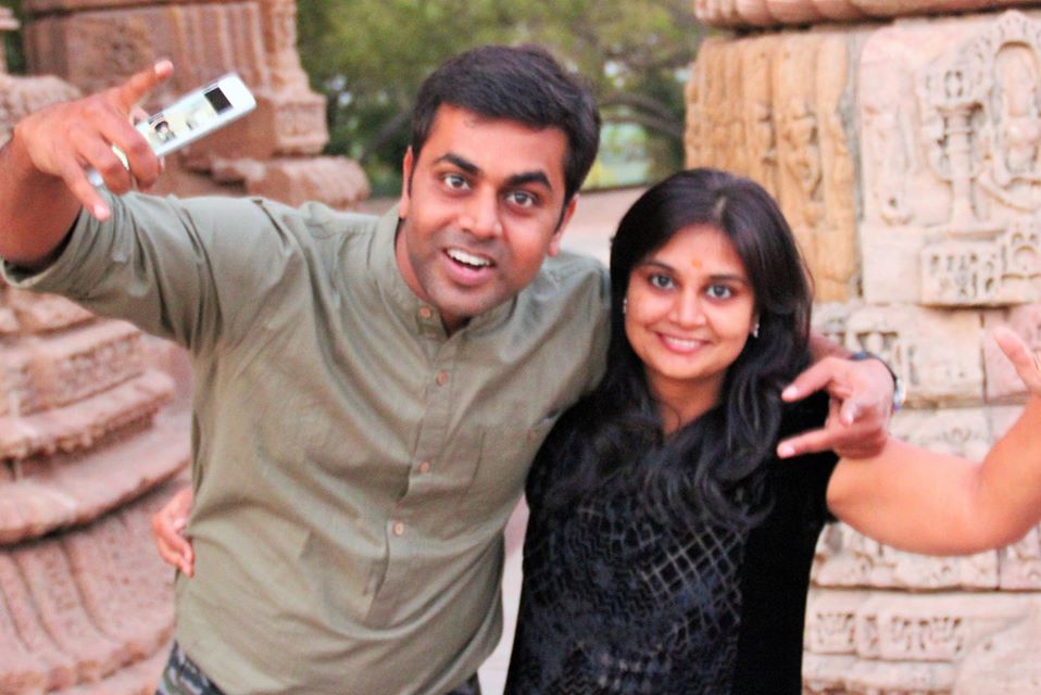 1652479032 827 Sushant Sinha उम्र गर्लफ्रेंड पत्नी परिवार Biography Hindi सुशांत सिन्हा अपनी बहन के साथ