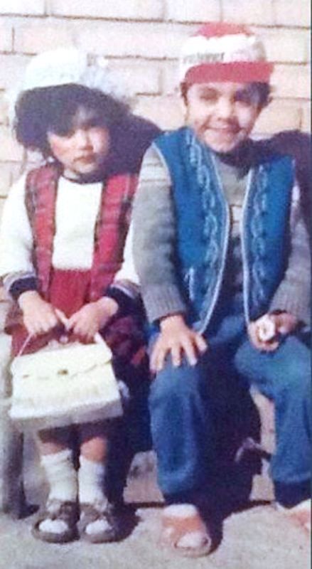 गोलशिफे फ़रहानी और उनके भाई की बचपन की एक तस्वीर