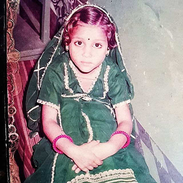 अनामिका जैन अंबर की बचपन की तस्वीर