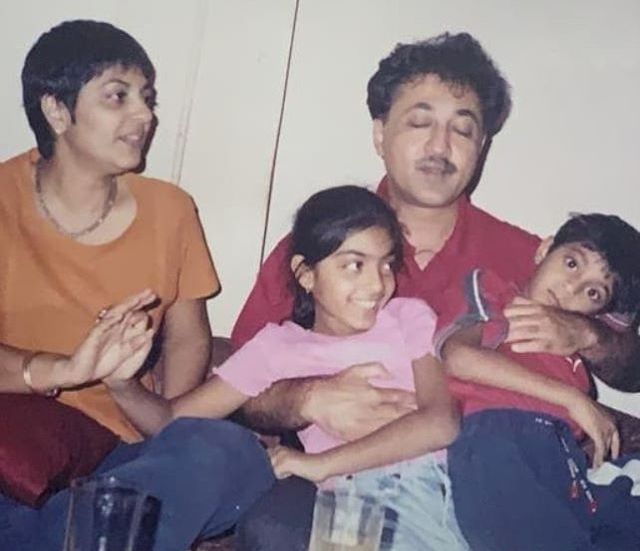 ज़ैन मैरी खान अपने परिवार के साथ