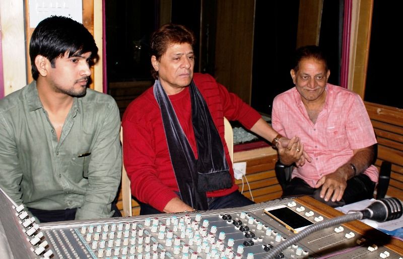 अर्जुन फिरोज खान ने अपना पहला बॉलीवुड गाना रिकॉर्ड किया