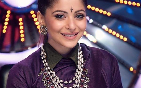 1652494778 974 Kanika Kapoor उम्र पति बच्चे परिवार Biography Hindi Kanika Kapoor Photo
