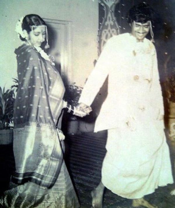 नीना कुलकर्णी की शादी की तस्वीर